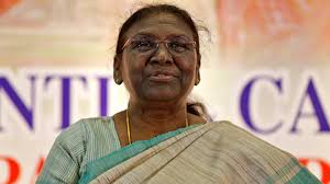 President Droupadi Murmu Arrives in Visakhapatnam for International Fleet Review