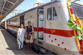 Indian Railways to Recruit 5,000+ Ex-Servicemen as Pointsmen Under New Army Collaboration