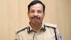 No ‘DRS’ on the Road: IPS Sajjanar Warns Against Distracted Driving