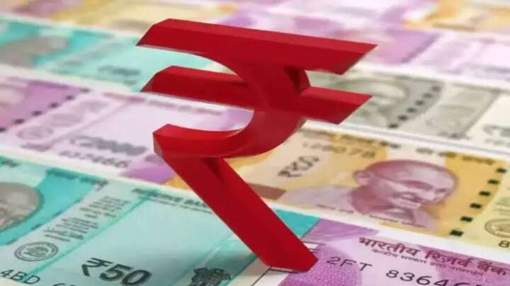 Indian rupee gains ahead of RBI deadline to unwind positions..