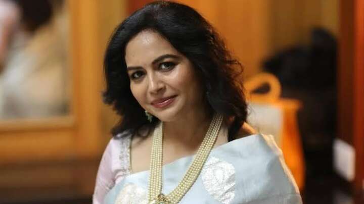 Media Controversy: Singer Sunitha Clarifies Viral Interview Comments Regarding Women’s Autonomy