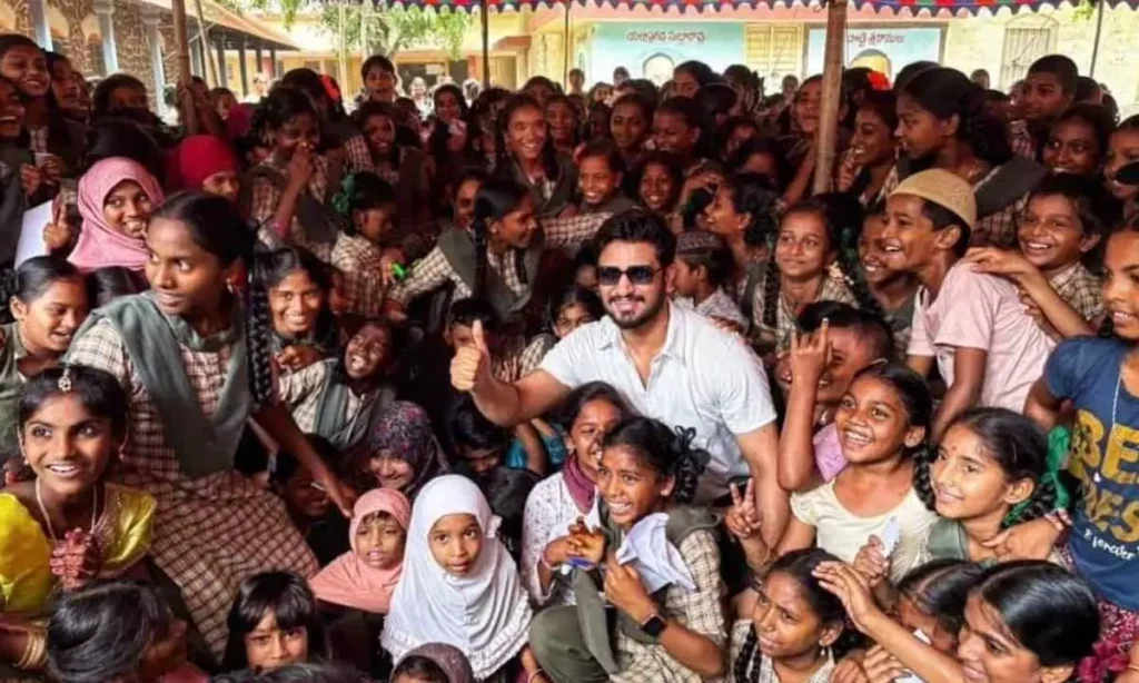Nikhil Distributes School Kits to 1,000 Government School Students