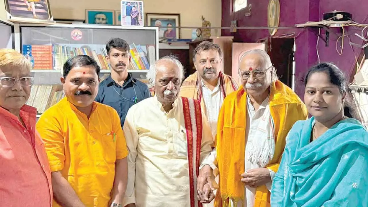 Bandaru Dattatreya Reunites with Former MISA Co-Prisoner in Mahabubnagar