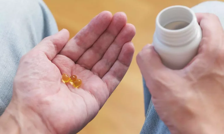 Vitamin D Deficiency on the Rise: Experts Recommend Sunlight Over Supplements