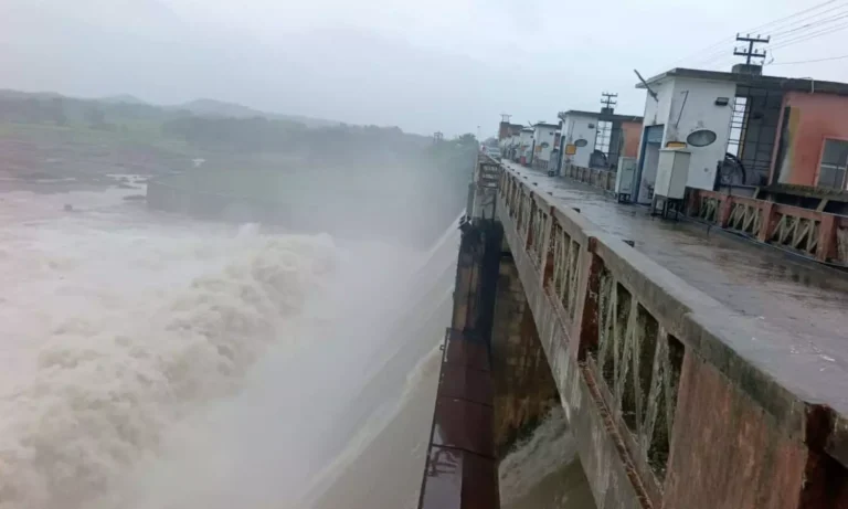 Five Gates Opened at Kadem Project as Heavy Inflows Raise Water Level