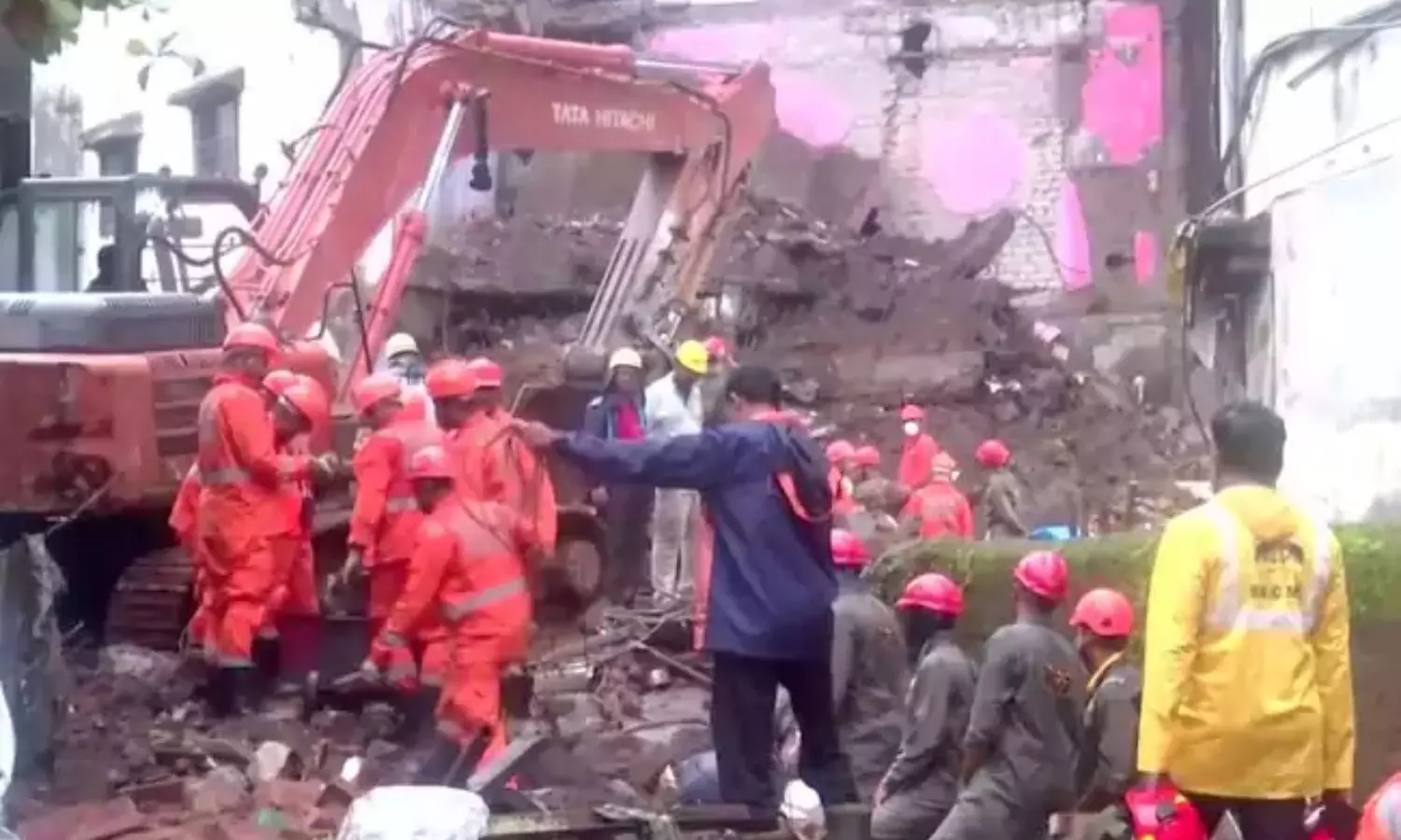 Maharashtra: Bhiwandi Building Collapse Leaves Six Dead.. Rescue Operations Underway