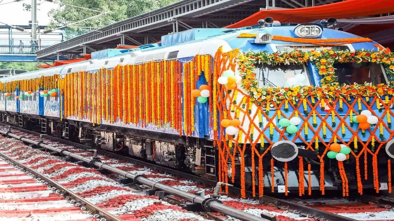 India Flags Off First Hydrogen-Powered Passenger Train, ‘Namo Green Rail’