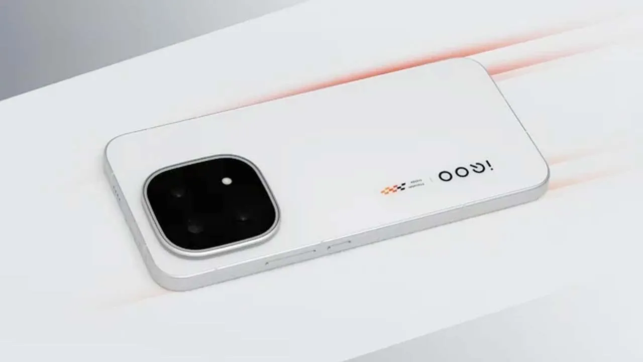 iQOO 16 Leak Suggests Snapdragon Flagship Chip and Premium Gaming Features