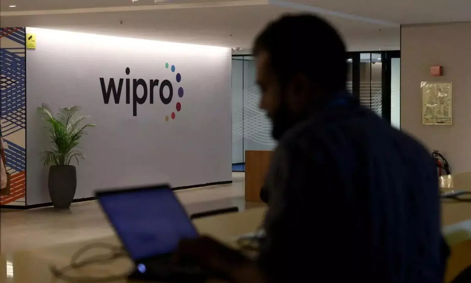 Wipro Elite Hiring: IT Job Market Faces Uncertainty Amid Layoffs