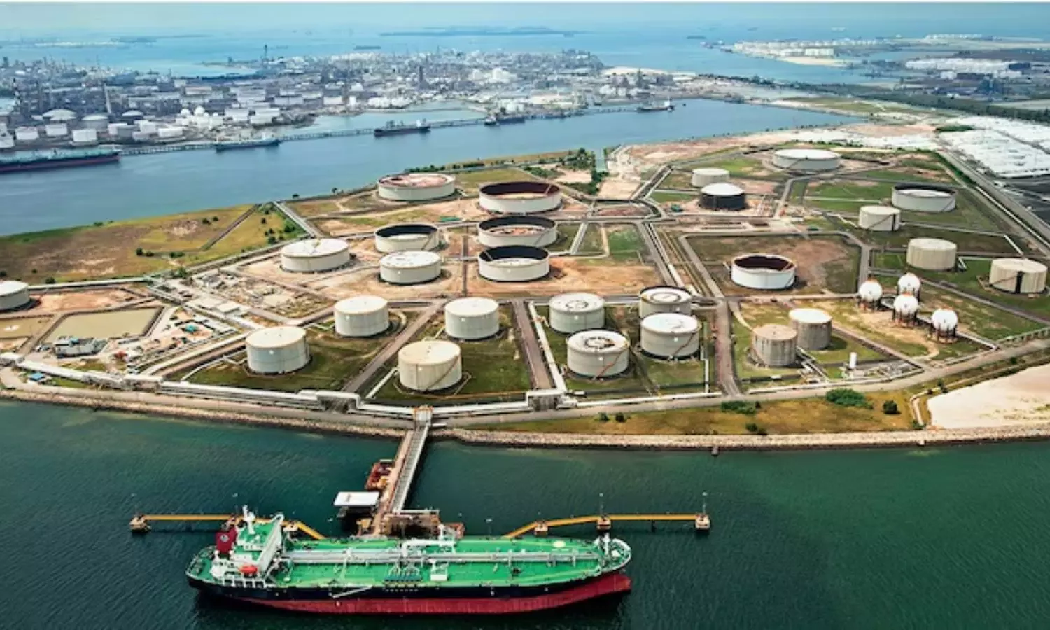 Hormuz Crisis Deepens as US-Iran Tensions Push Up Global Oil Prices