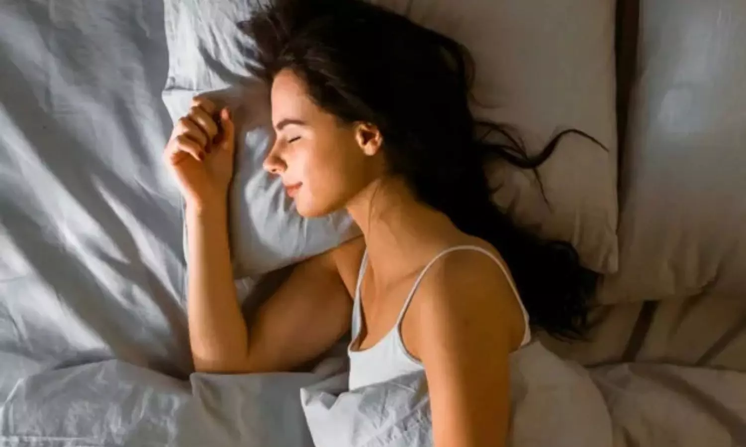 Using Too Many Pillows While Sleeping May Lead to Health Problems