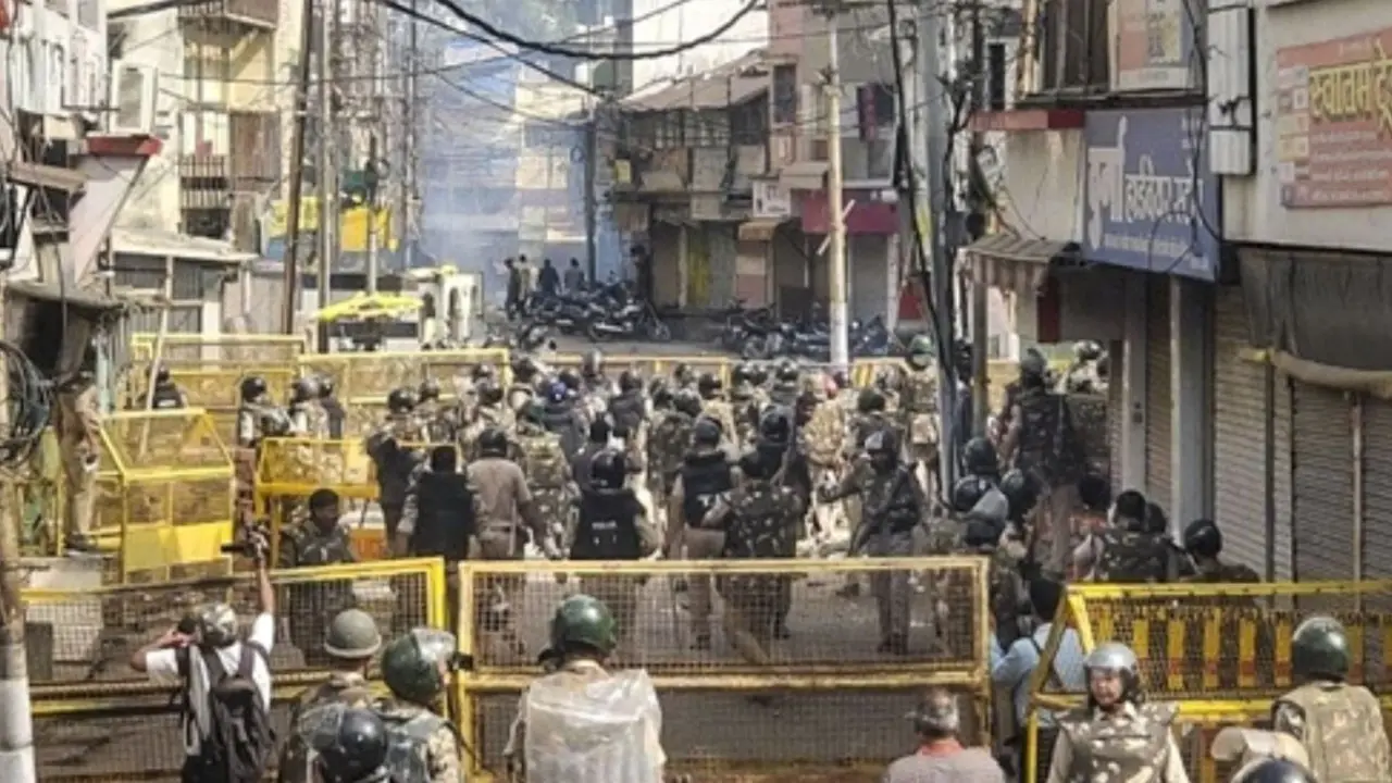 Fresh stone pelting in Ujjain over Shahi Masjid portion demolition; MP Police use tear gas, lathi charge.