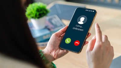 Govt mandates caller name display service for telecom users from Nov 1..